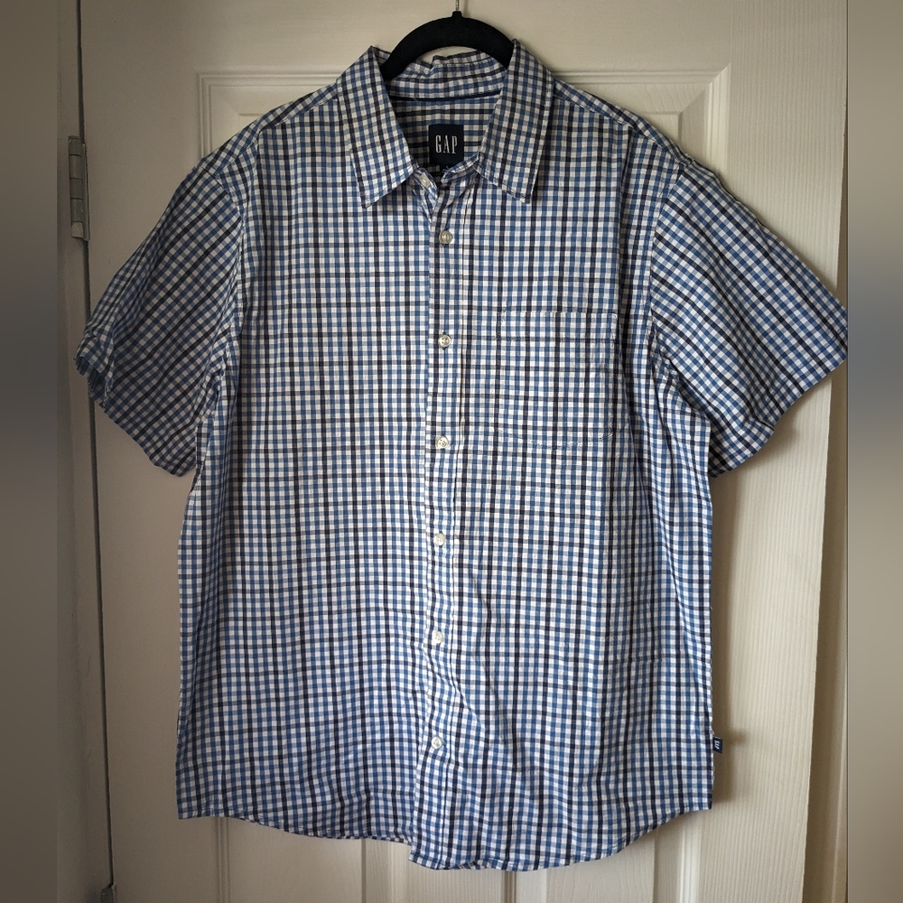 Men's Gap Button Down Plaid Shirt.  Size Large.